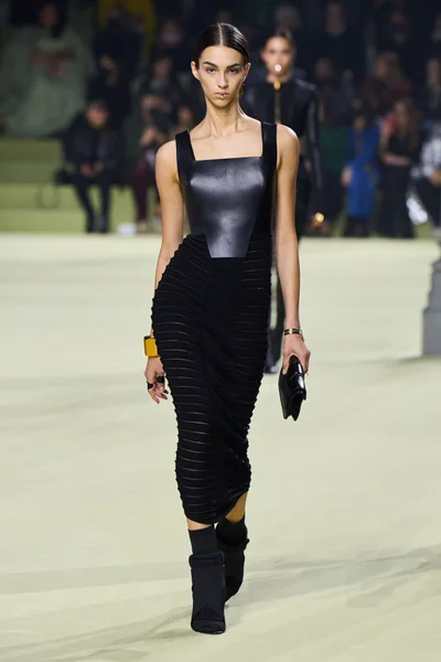 Look 57
